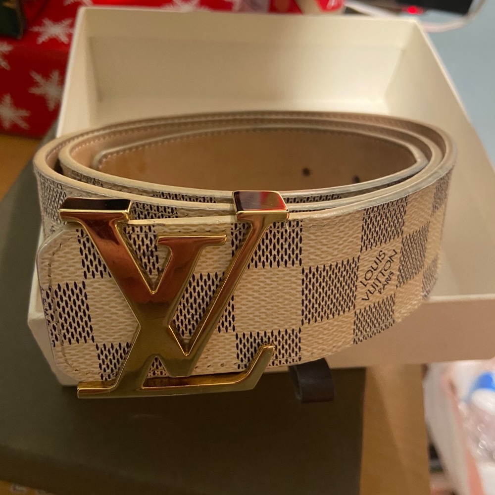 White monogram Louis Vuitton belt - Picture 3 of 3
